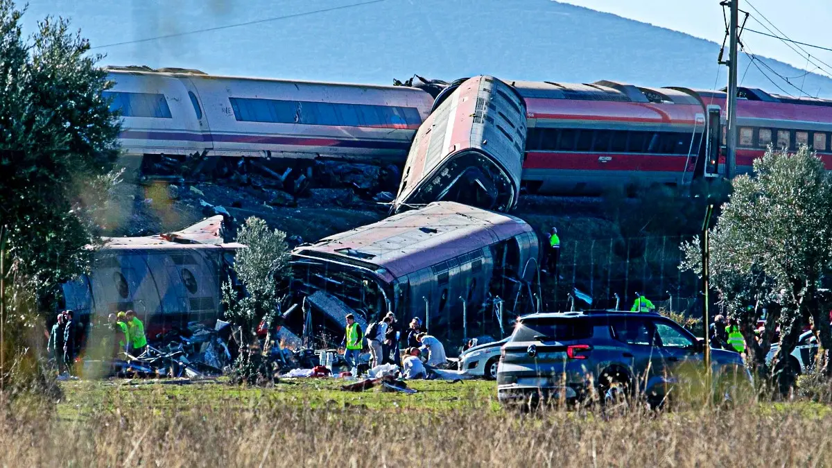 Errore umano nel maxi incidente ferroviario spagnolo: il ministro Puente chiede spiegazioni