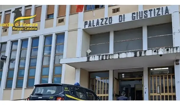 Corruzione nella Polizia Stradale: arrestato un sostituto commissario in Calabria