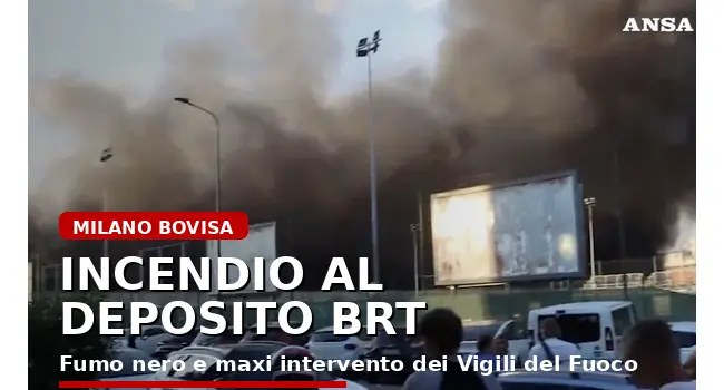 Incendio in un deposito BRT a Milano, maxi intervento dei Vigili del Fuoco nella zona Bovisa
