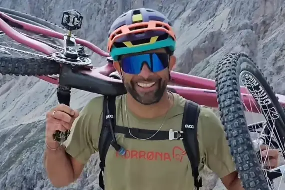 Val Gardena: muore Andreas Tonelli, biker estremo e influencer amato dagli appassionati di montagna