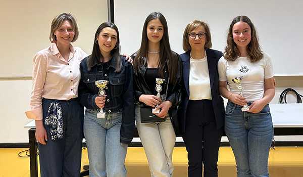 Giochi della Chimica: il “Fermi” di Catanzaro domina la finale regionale con tre studenti sul podio