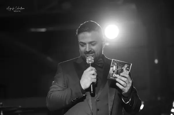 Emilio, il successo di “Parla l’emozione”: in radio dal 7 marzo e boom di visualizzazioni video
