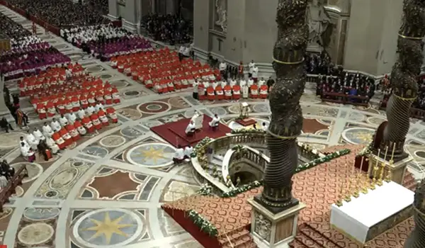 Papa Francesco al Concistoro: unità e umiltà come Cardine del servizio (Video)