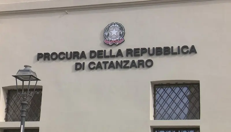 Occhiuto indagato per corruzione: cinque persone coinvolte nell'inchiesta di Catanzaro