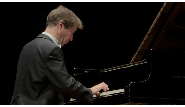 MusicAMA Calabria, l’eleganza e il rigore di Nikolai Lugansky conquistano Lamezia Terme