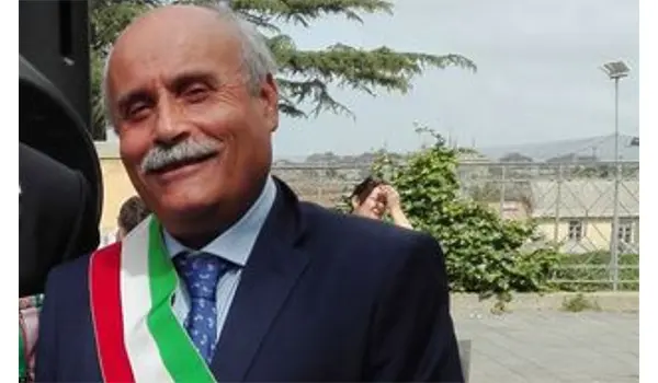 Intimidazione al sindaco di Vazzano, proiettile sulla tomba del padre di Vincenzo Massa