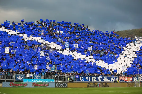 Solidarietà tra tifoserie: la Curva Nord Brescia dona 3.605 euro a Catanzaro dopo il ciclone Harry