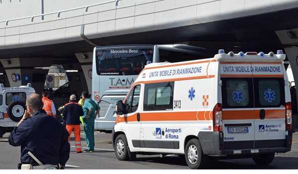 Tragedia sul volo partito dalla Calabria per Fiumicino: hostess muore per malore