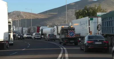 Autotrasportatori in Campania tra proteste e intimidazioni: camion danneggiati e blocchi stradali