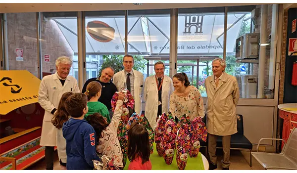 Uova di cioccolato ai piccoli degenti dell’Ospedale di Padova. Un dono del Nuovo Sindacato Carabinieri in occasione della seconda edizione di “Pasqua Solidale”