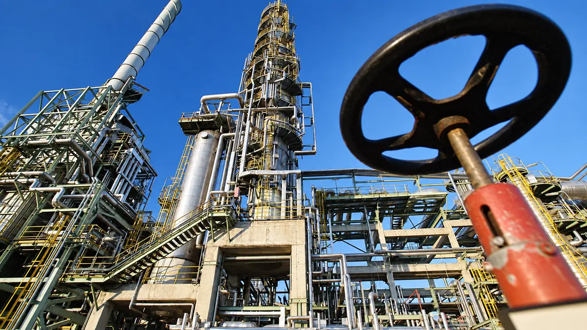 Il Brent supera i 100 dollari: cosa significa per l'economia globale