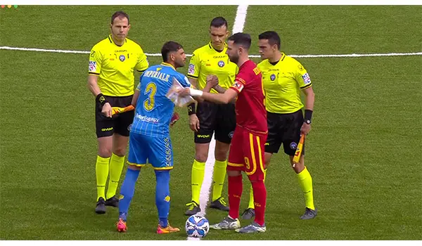 Carrarese-Catanzaro 2-2. Compagnon e Pittarello la ribaltano ma Shpendi pareggia