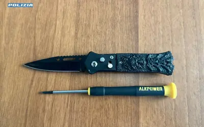 Castel Volturno, studente di 14 anni arrestato per aggressione con coltello a scuola