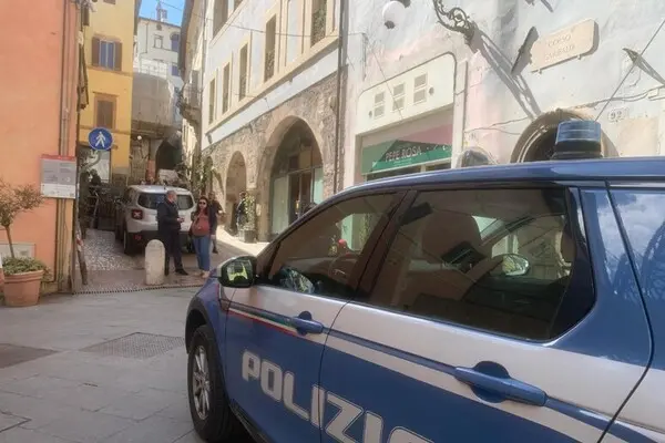 Orrore a Spoleto: confessa sul Ponte delle Torri di aver ucciso la moglie, la Procura indaga per femminicidio