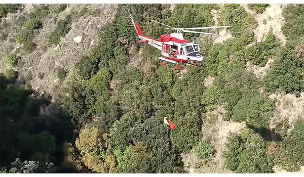 Uomo trovato morto nel Crotonese, indagini in corso, intervento dei Vvf (Video)