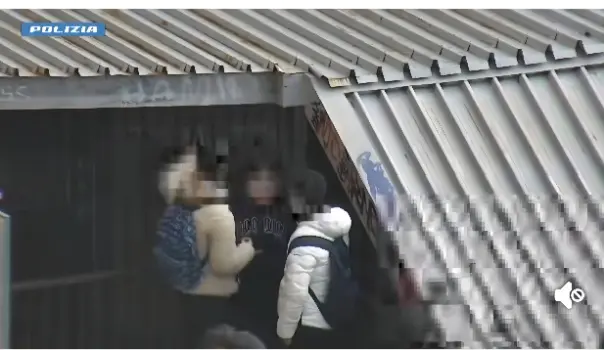 Droga tra i giovani a Catanzaro: arrestati due spacciatori vicino alle scuole e ai locali della movida. Video