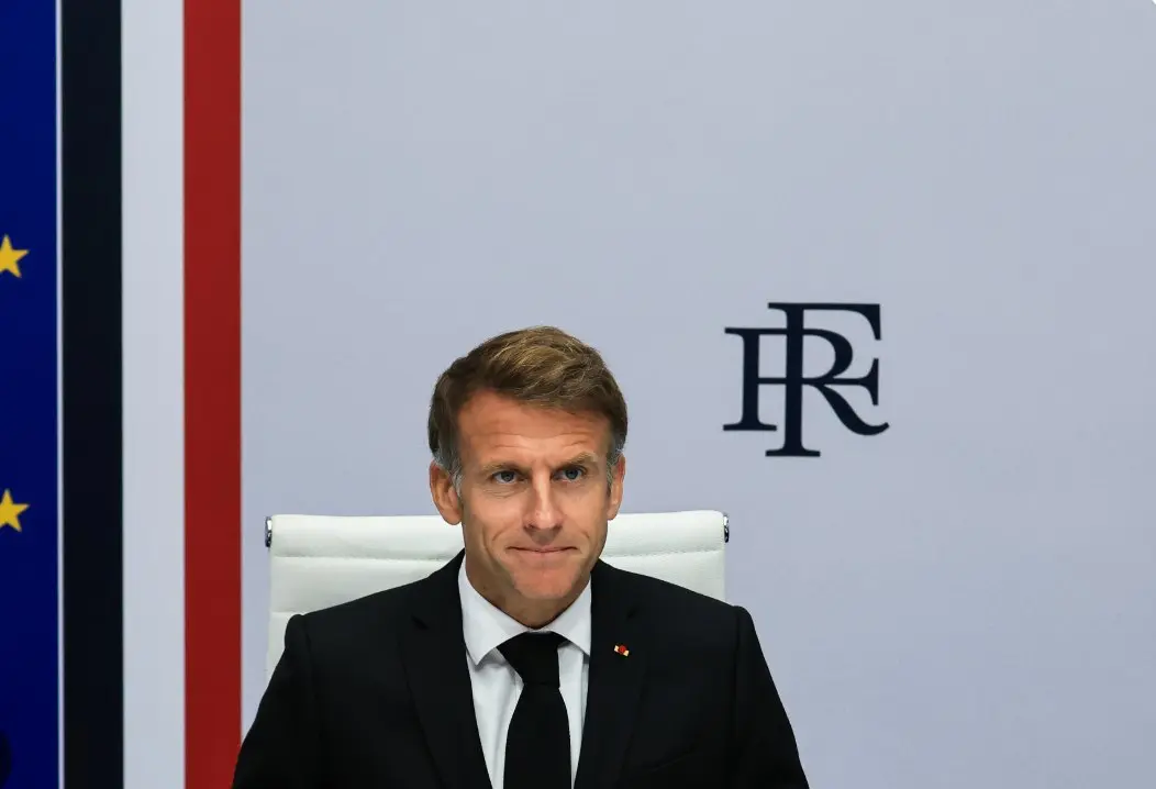 Macron avverte i rivoltosi dopo le violenze nelle citta francesi