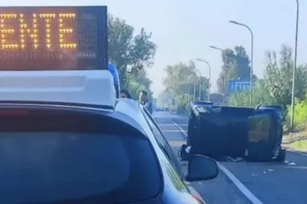 Bambina di 8 anni muore in un incidente stradale, denunciata la madre