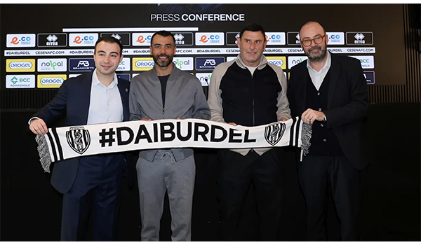 Serie B. Mister Ashley Cole si presenta al Cesena: “Cambiare mentalità per crescere” Video