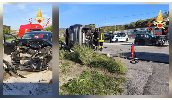 Catanzaro, incidente su Viale Europa: un’auto si ribalta dopo lo scontro, un ferito necessario l'intervento dei Vvf