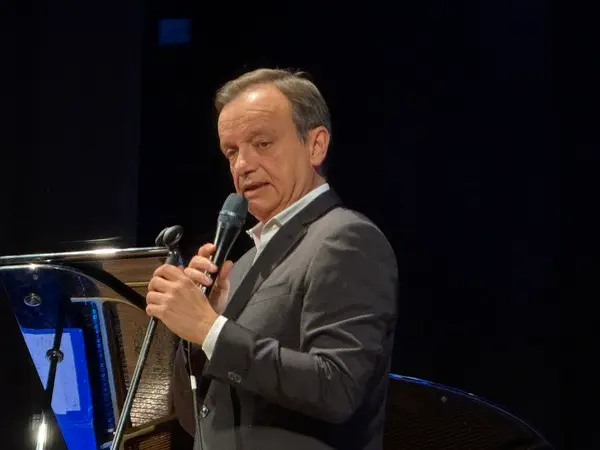 AMA Calabria, con Gianluca Guidi due serate per ritrovare la voce di Frank Sinatra