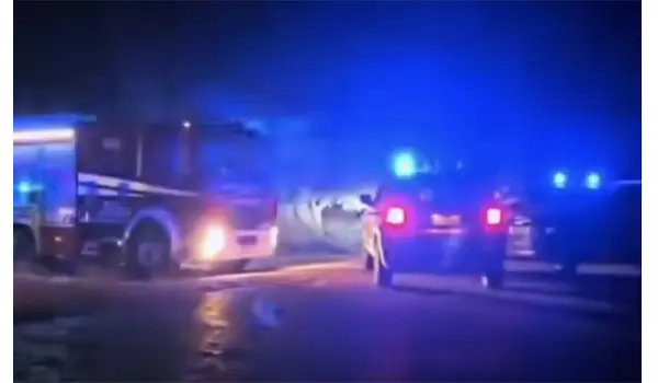 Chiosco in fiamme nella pineta di Giovino a Catanzaro: indagini sulle cause dell'incendio