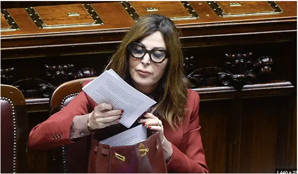 Santanché resta al suo posto: la Camera respinge la sfiducia