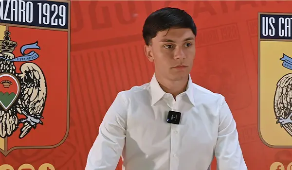 Bruno Verrengia si presenta: «Catanzaro, pronto a dare tutto per questa maglia» (Video)