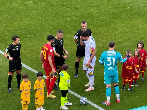 Catanzaro-Frosinone 0-0, ennesimo pareggio per i giallorossi