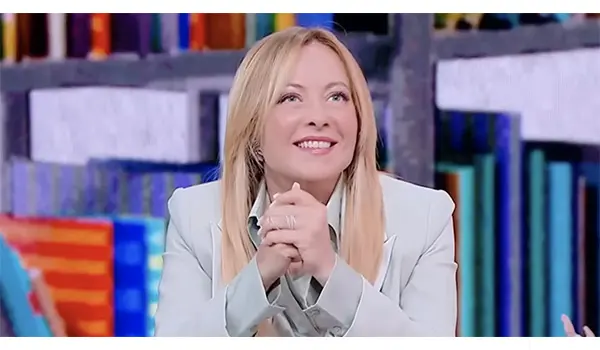 Giorgia Meloni a 10 Minuti con Nicola Porro: politica estera, economia e salario giusto, i temi dell'intervista