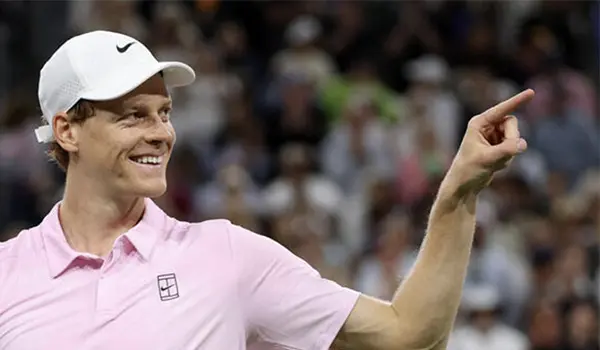 Jannik Sinner trionfa a Indian Wells: battuto Medvedev, il titolo è dedicato a Kimi Antonelli