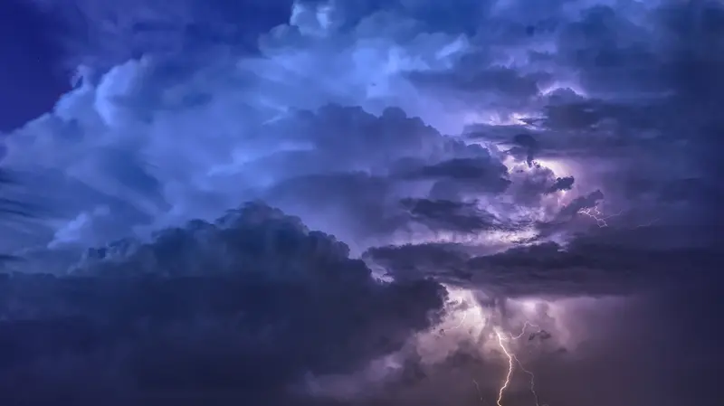 Previsioni Meteo 26-28 Marzo: Allerta Nubifragi su Quattro Regioni, Rischio Estremo in Arrivo