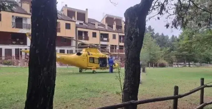 Taverna, uomo ingoia uno stecchino: interviene l'elisoccorso