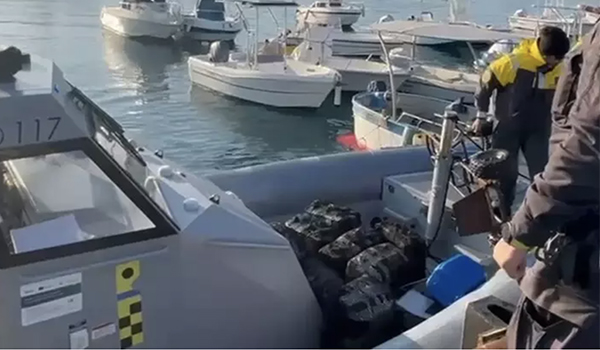 Maxi sequestro di cocaina al porto di Gioia Tauro: 400 kg nascosti anche nella chiglia di una nave