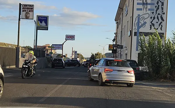 Incidente stradale a Catanzaro in Viale Cassiodoro: traffico rallentato
