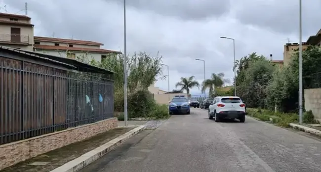 Partinico, uomo ucciso per strada mentre difende il figlio: fermati due fratelli