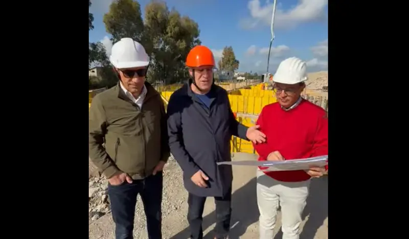 Sindaco di Crotone Vincenzo Voce: nuova scuola a Salica per i bambini di Capocolonna. Video