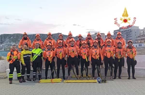 Concluso a Crotone il corso regionale di Soccorritore Acquatico per i Vigili del Fuoco della Calabria