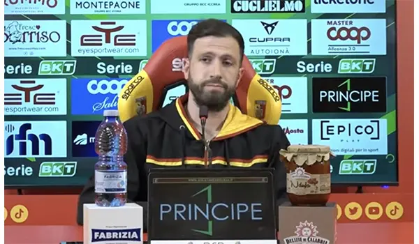 Catanzaro travolge il Cosenza 4-0: la rivincita di Caserta e il trionfo dei giallorossi (Video)