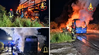 Autobus in fiamme sulla SS182 a Soverato, istruttore e allievo si mettono in salvo. Video