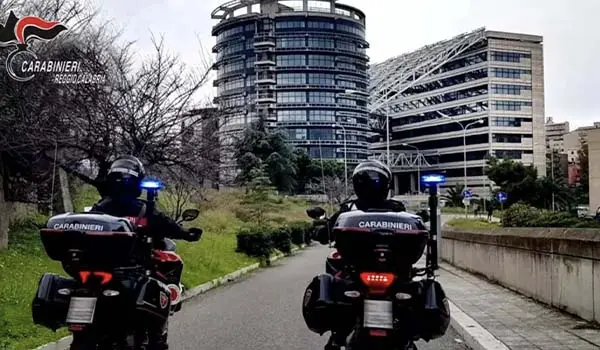 Reggio Calabria, notte di violenza familiare: Ferite madre, compagna ed una neonata 