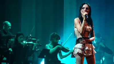 Roccella Summer Festival 2026, domani sera al Teatro al Castello arriva Arisa con una vera e propria “Nuova Pelle”