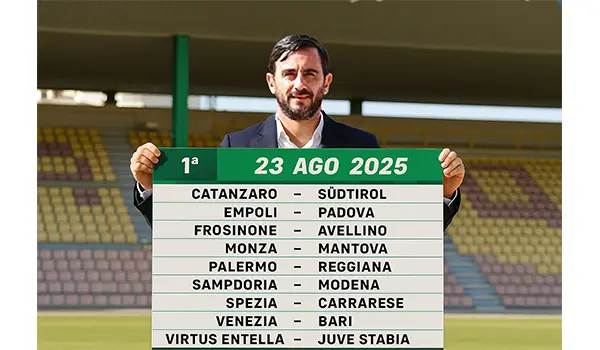 Catanzaro, svelato il calendario: Mister Aquilani “Esordio in casa perfetto per sentire il calore dei tifosi”