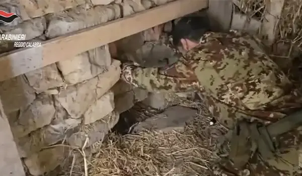 Scoperta una piantagione di marijuana nascosta in un bunker sotterraneo a Platì