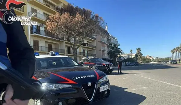 Rapina a Corigliano-Rossano: supermercato e passante presi di mira, arrestato 35enne