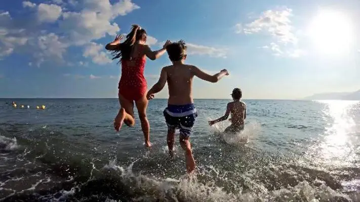 Primo picco di caldo: fino a 34 gradi nel weekend, poi rischio notti tropicali
