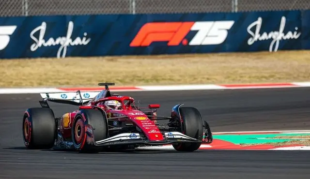 F1, GP Cina: batosta Ferrari, squalificati Leclerc e Hamilton. Il Team ammette l’errore – Ecco cosa è successo