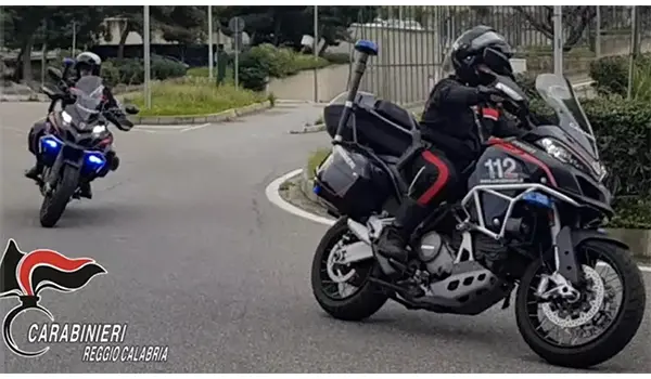 Rubano carta di credito, arrestati a Reggio Calabria grazie a un messaggio di allerta