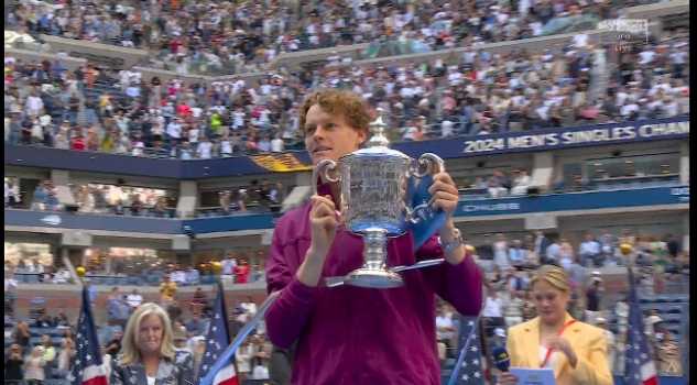 Sinner vince gli US Open e dedica il trionfo alla zia: "Questa vittoria è per lei” (Video)