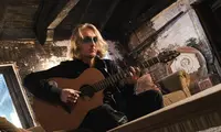 Love Ghost – pubblicano “Turpentine This House” / “Pointless”, singoli tratti dall’album “Thirteen”